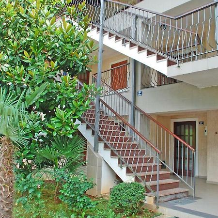Apartment Branko With Free Parking Icici Exterior photo