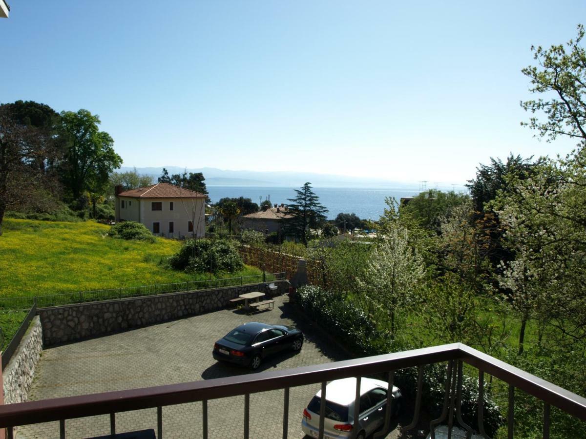Apartment Branko With Free Parking Icici Exterior photo
