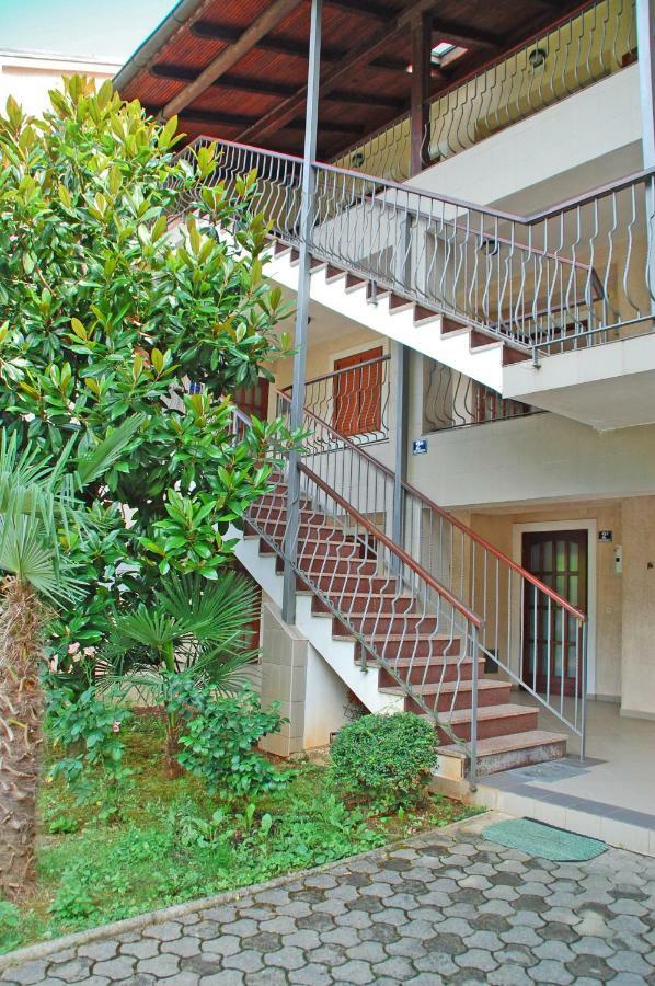 Apartment Branko With Free Parking Icici Exterior photo